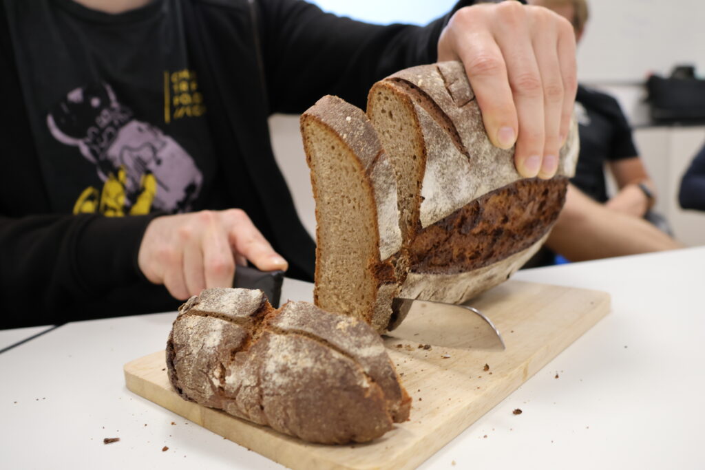SPP 2377 Bread (Cut)